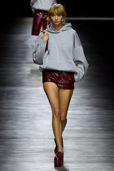 Look 14